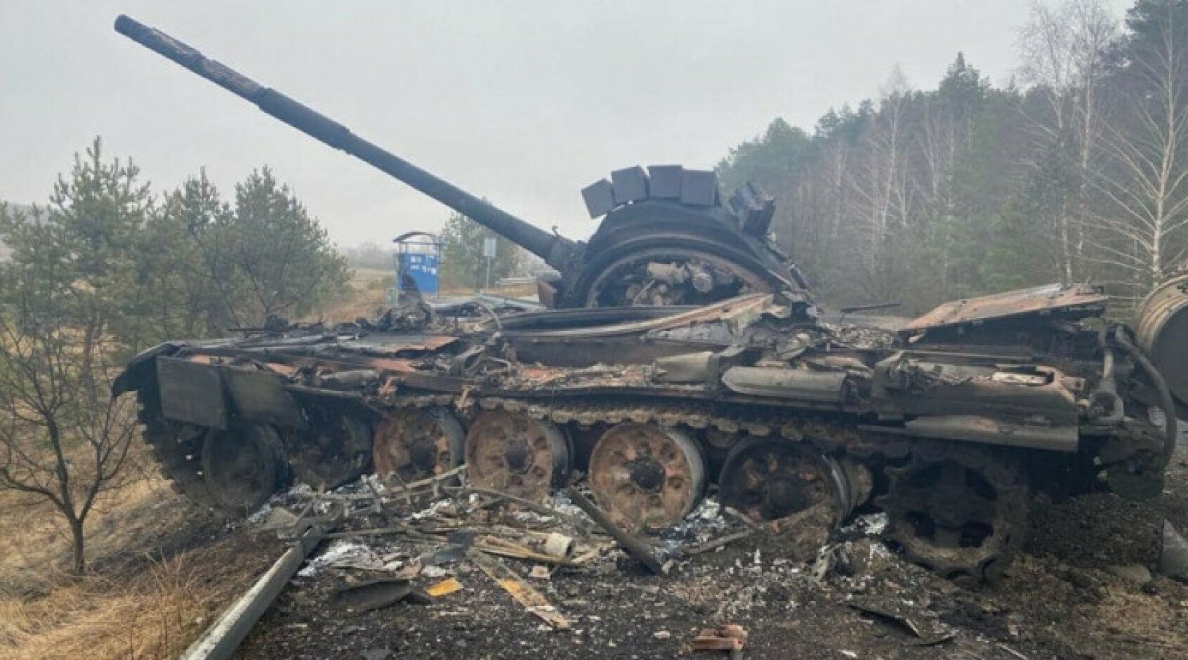 Історія про те, як місцеві жителі на Сумщині за допомоги двох прапорів України знищили чотири танки окупантів