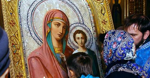 Молитва до Казанської Божої Матері, щоб отримати зцілення і захист сімї від усіх негараздів.