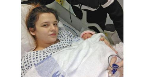 19-річна дівчина народила дитину, не підозрюючи про вагітність